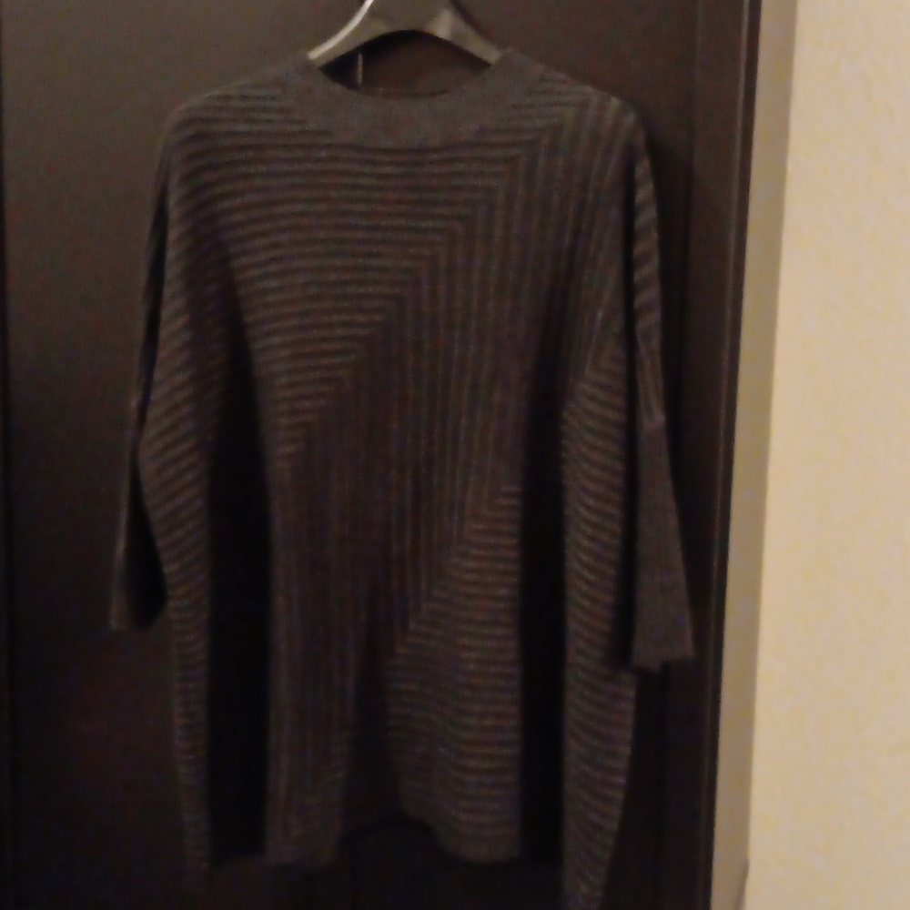APT.9 Women's Black and Gray Striped Crew Neck Sweater Size L